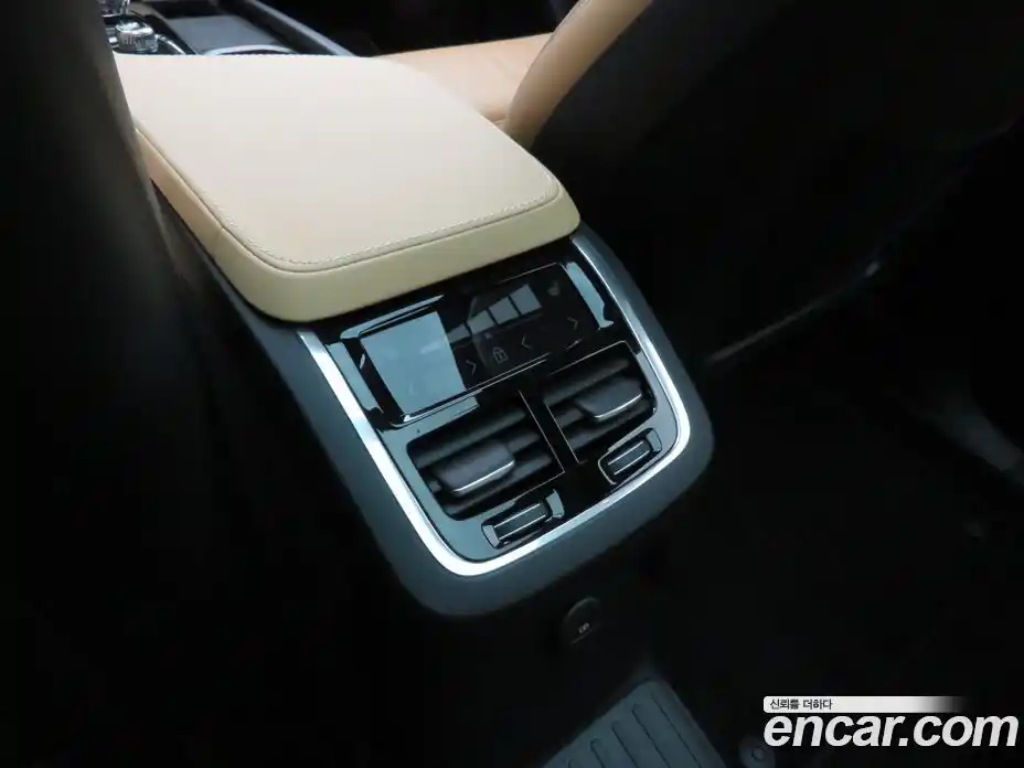 Volvo XC90 2024 2.0 Автомат в Москве № 195829, фото 19