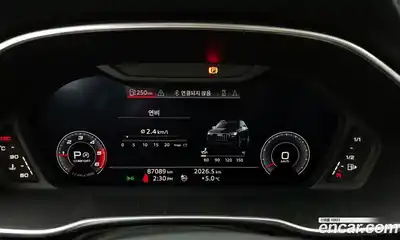 Audi Q3 2020 2.0 Автомат в Москве № 196343, миниатюра 2