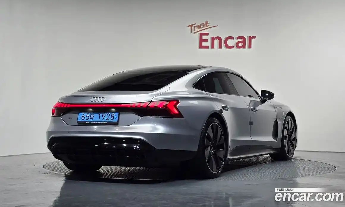 Audi e-tron GT 2022 0.1 Автомат в Москве № 196634, фото 13