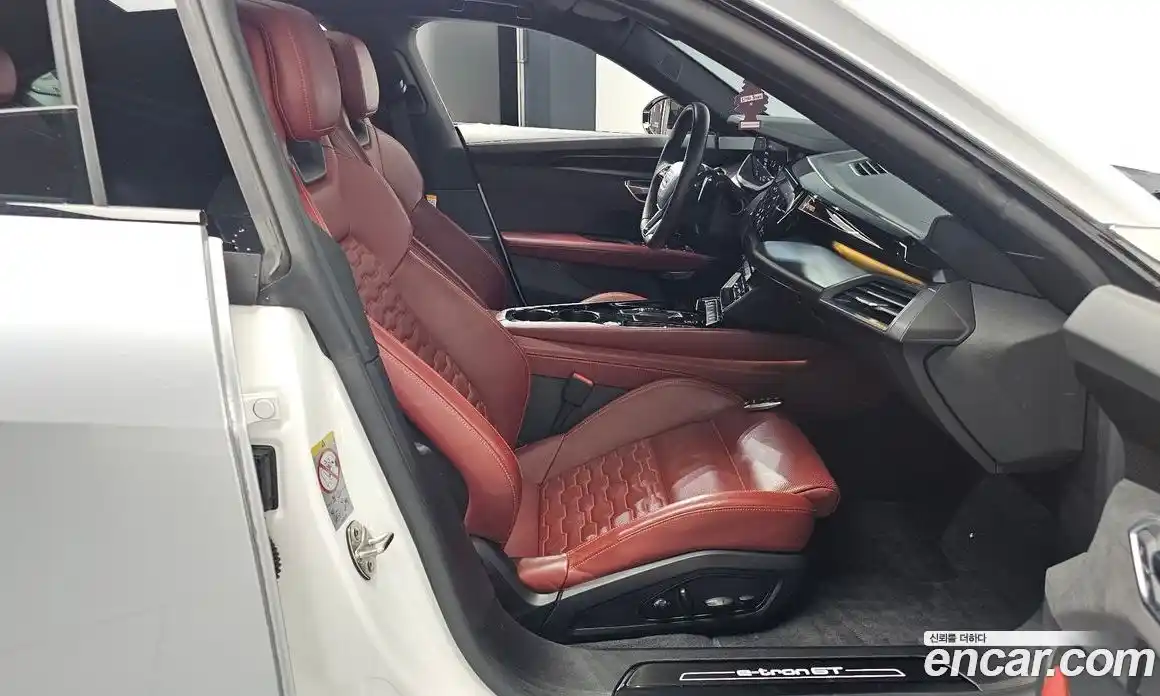 Audi e-tron GT 2022 0.1 Автомат в Москве № 196634, фото 19