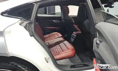 Audi e-tron GT 2022 0.1 Автомат в Москве № 196634, миниатюра 8