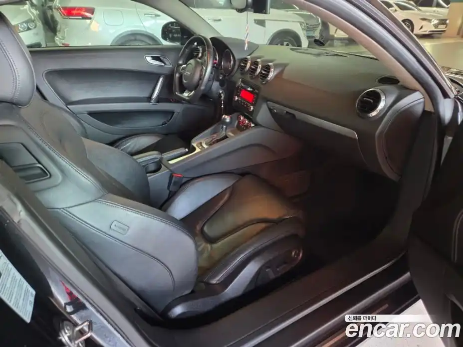 Audi TT 2010 2.0 Автомат в Москве № 196797, фото 10