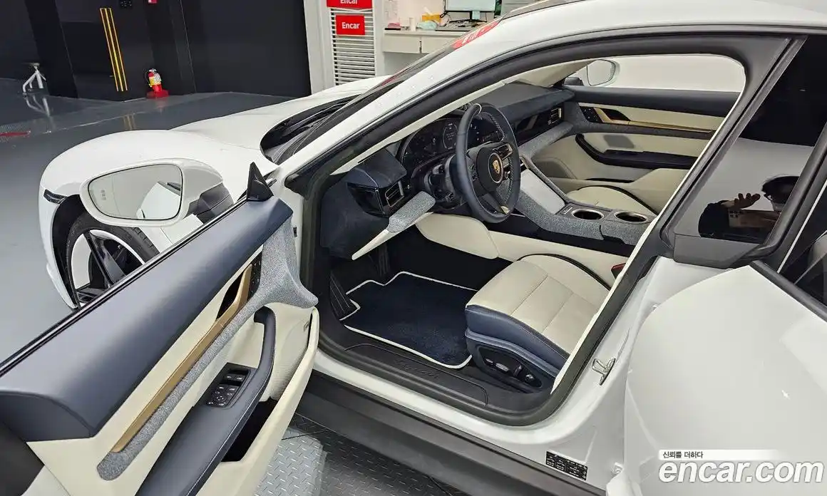 Porsche Taycan 2023 0.1 Автомат в Москве № 197257, фото 15