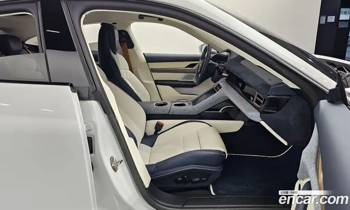 Porsche Taycan 2023 0.1 Автомат в Москве № 197257, фото 18