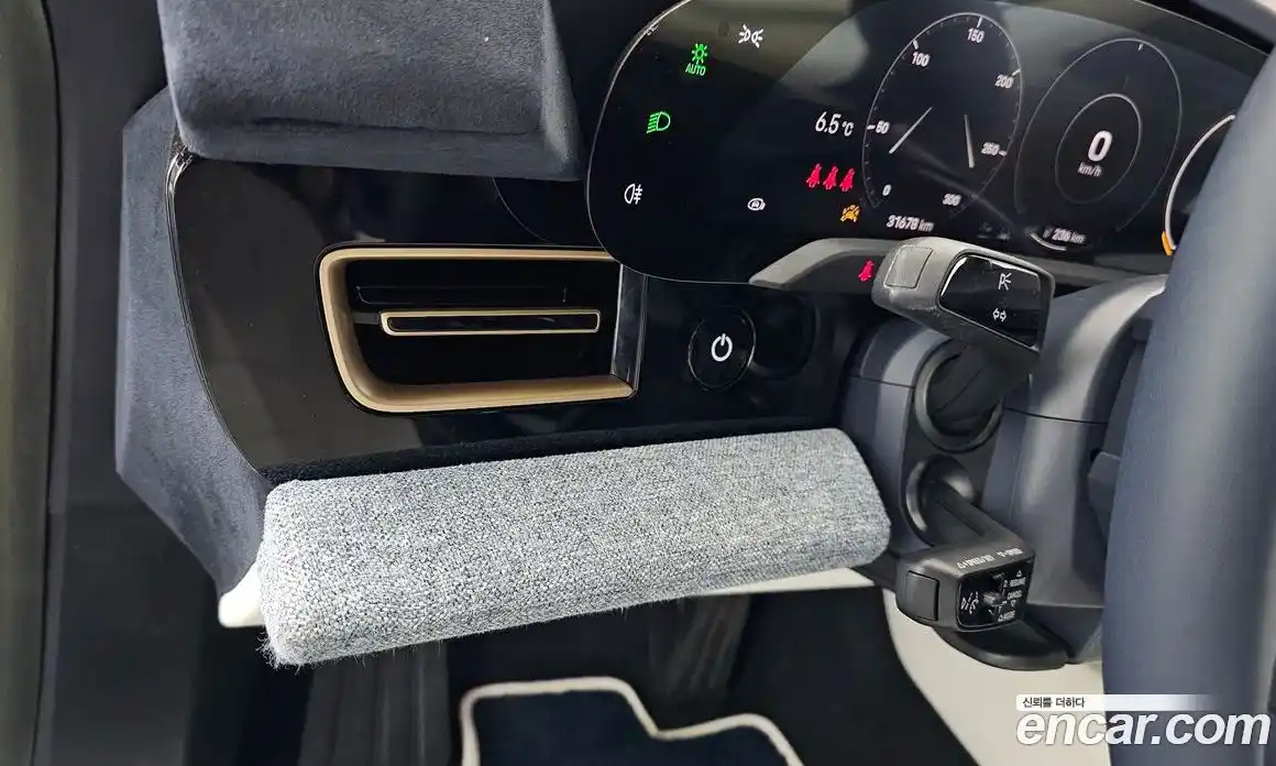 Porsche Taycan 2023 0.1 Автомат в Москве № 197257, фото 5