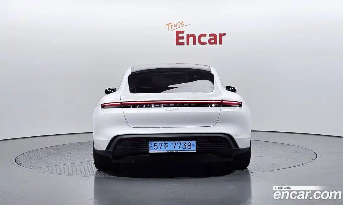 Porsche Taycan 2023 0.1 Автомат в Москве № 197257, фото 10