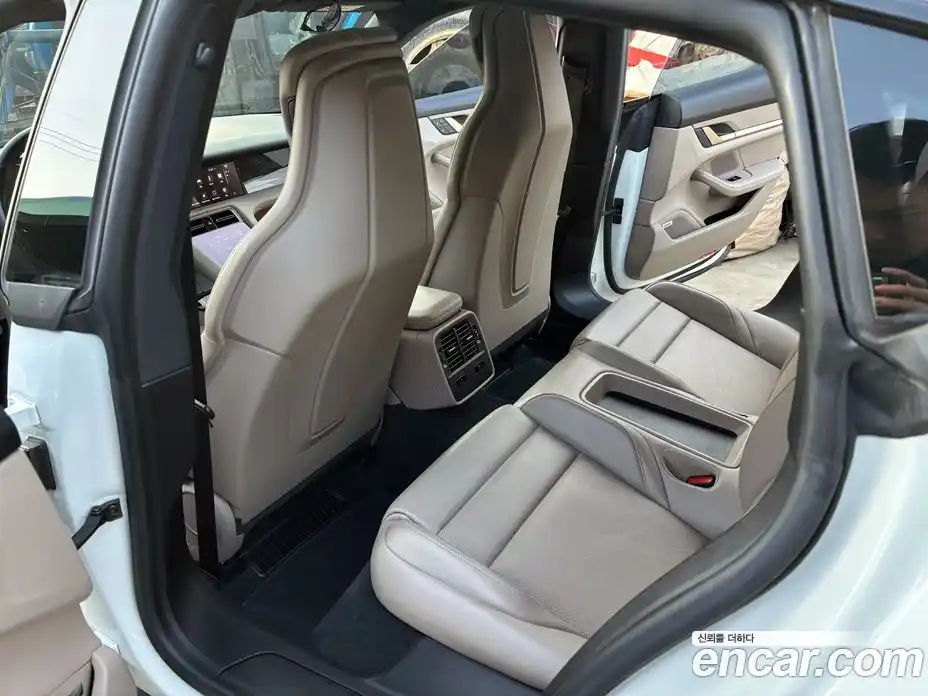 Porsche Taycan 2022 1.0 Автомат в Москве № 197928, фото 13