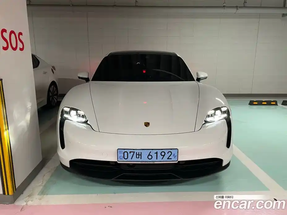 Porsche Taycan 2022 1.0 Автомат в Москве № 197928, фото 3