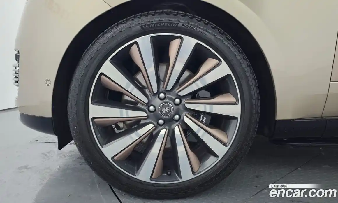 Land Rover Range-Rover 2025 4.4 Автомат в Москве № 198092, фото 16