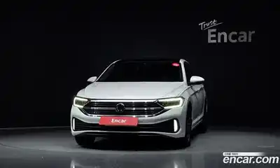 Volkswagen Jetta 2023 1.5 Автомат в Москве № 199003, миниатюра 2