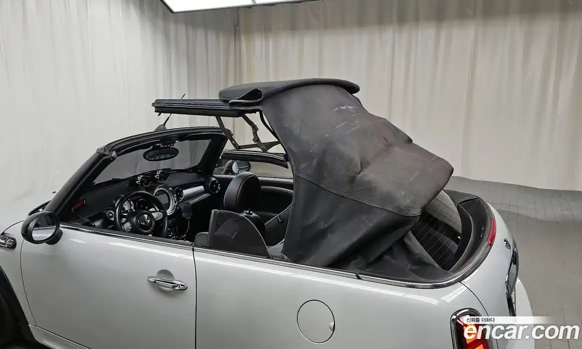 Mini Cooper Convertible 2013 1.6 Автомат в Москве № 199992, фото 16