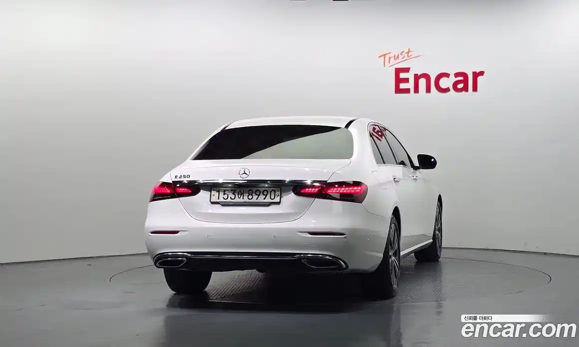 Mercedes-Benz E-Class 2020 2.0 Автомат в Москве № 205882, фото 4