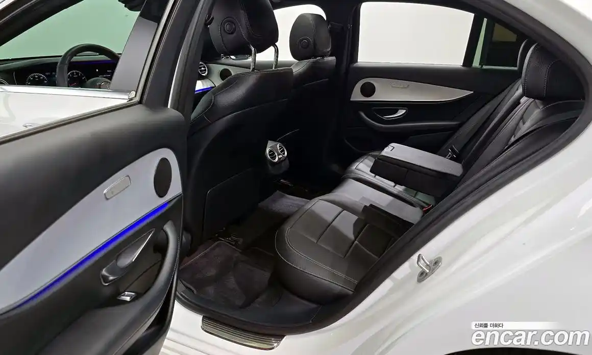 Mercedes-Benz E-Class 2020 2.0 Автомат в Москве № 205882, фото 9