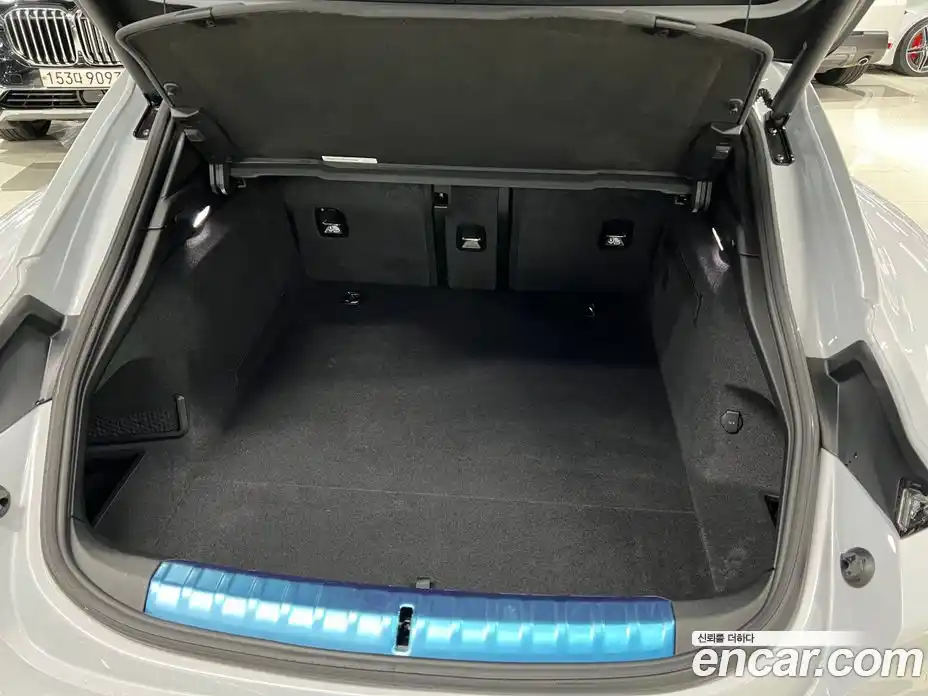 Porsche Taycan 2023 0.1 Автомат в Москве № 208188, фото 15