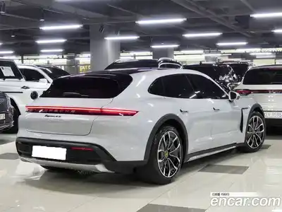Porsche Taycan 2023 0.1 Автомат в Москве № 208188, миниатюра 3