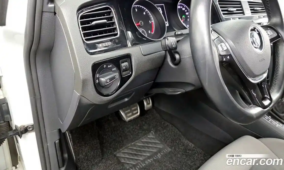 Volkswagen Golf 2013 1.6 Автомат в Москве № 210147, фото 12