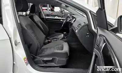 Volkswagen Golf 2013 1.6 Автомат в Москве № 210147, миниатюра 5