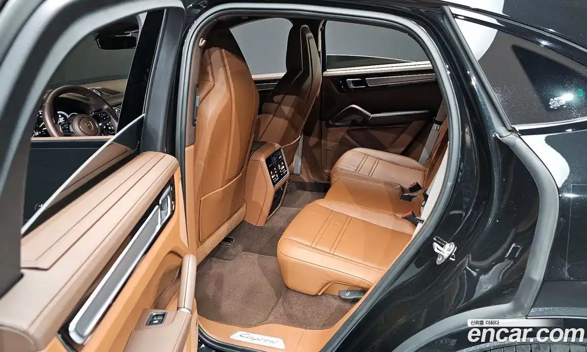 Porsche Cayenne 2023 3.0 Автомат в Москве № 213126, фото 3