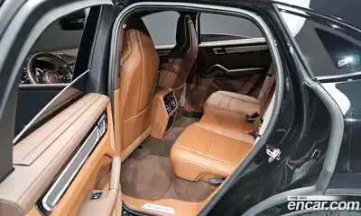 Porsche Cayenne 2023 3.0 Автомат в Москве № 213126, миниатюра 3