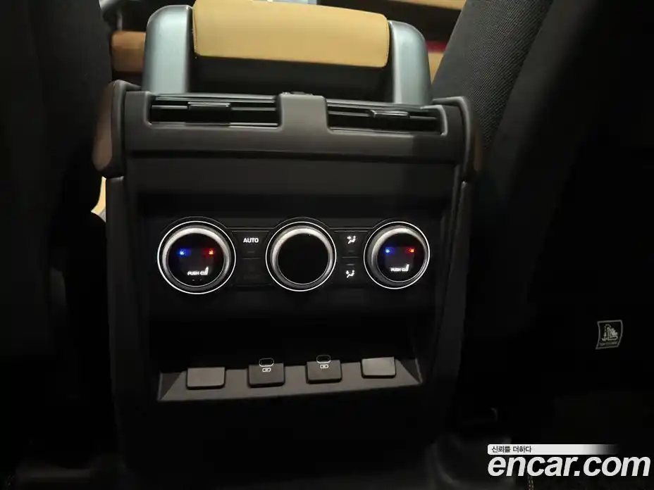 Land Rover Defender 2024 3.0 Автомат в Москве № 213893, фото 14