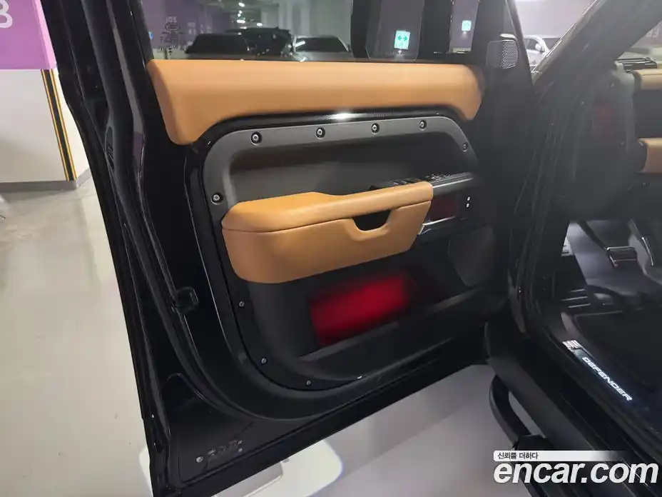 Land Rover Defender 2024 3.0 Автомат в Москве № 213893, фото 10
