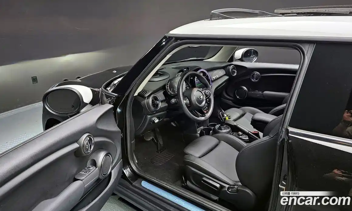 Mini Cooper 2021 1.5 Автомат в Москве № 214153, фото 11