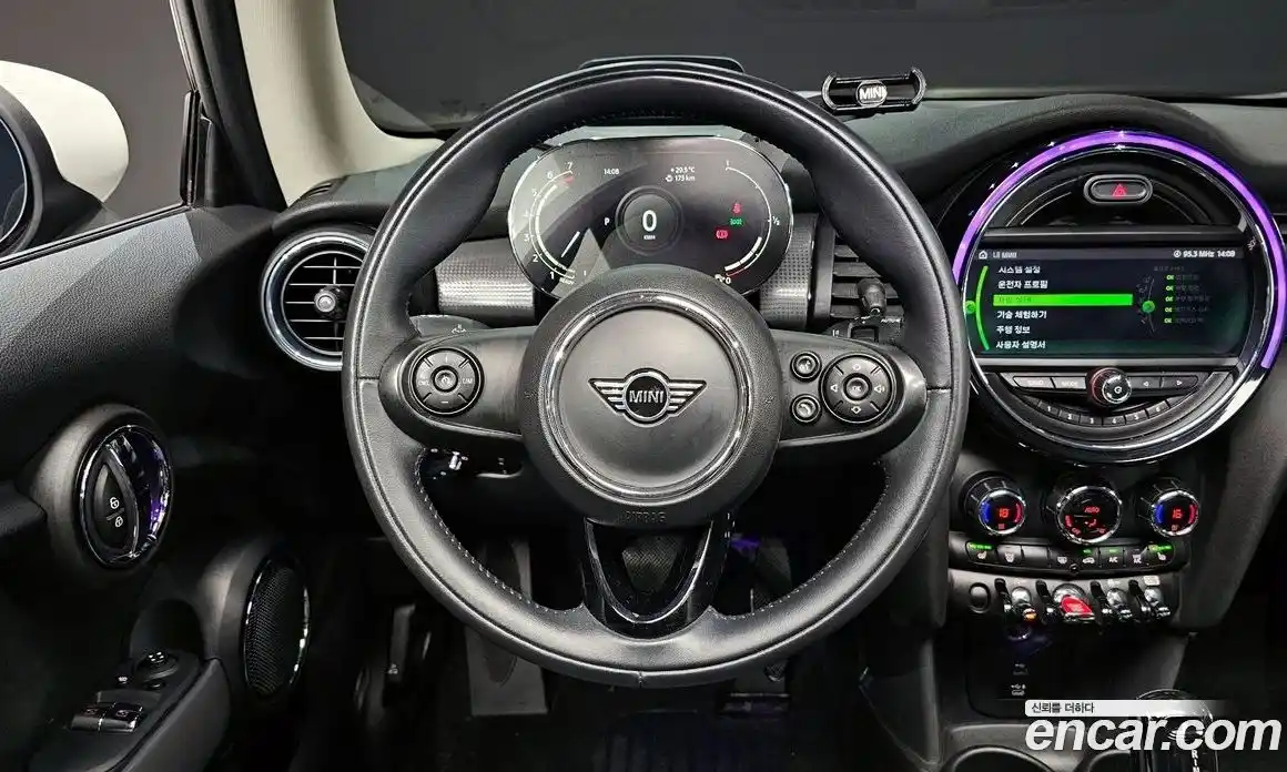 Mini Cooper 2021 1.5 Автомат в Москве № 214153, фото 15