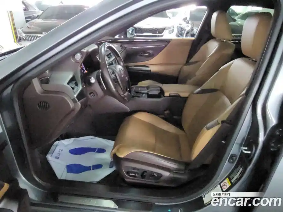 Lexus ES 2019 2.5 Автомат в Москве № 214832, фото 15