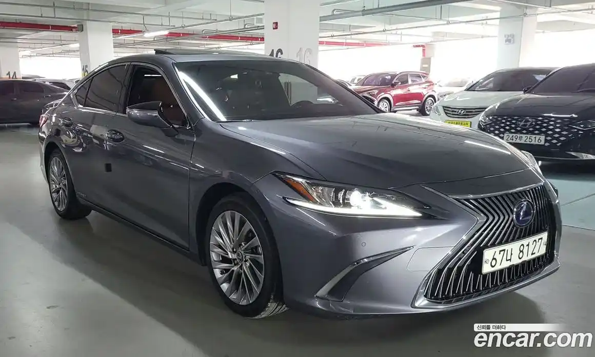 Lexus ES 2019 2.5 Автомат в Москве № 214832, фото 2