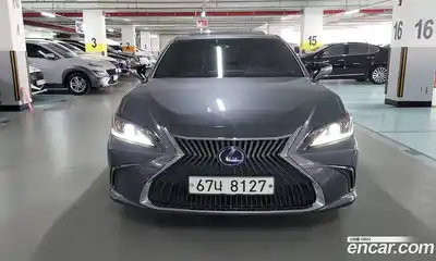 Lexus ES 2019 2.5 Автомат в Москве № 214832, миниатюра 3