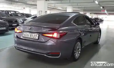 Lexus ES 2019 2.5 Автомат в Москве № 214832, миниатюра 5