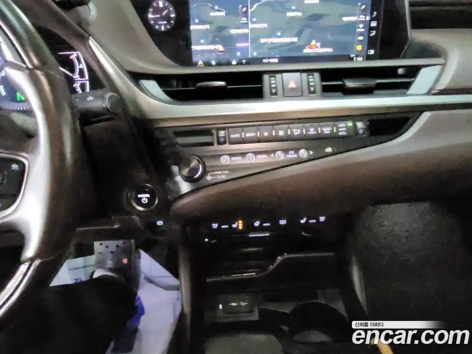 Lexus ES 2019 2.5 Автомат в Москве № 214832, фото 9