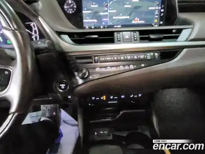 Lexus ES 2019 2.5 Автомат в Москве № 214832, миниатюра 9