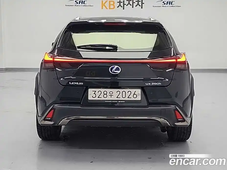 Lexus UX 2020 2.0 Автомат в Москве № 214849, фото 3