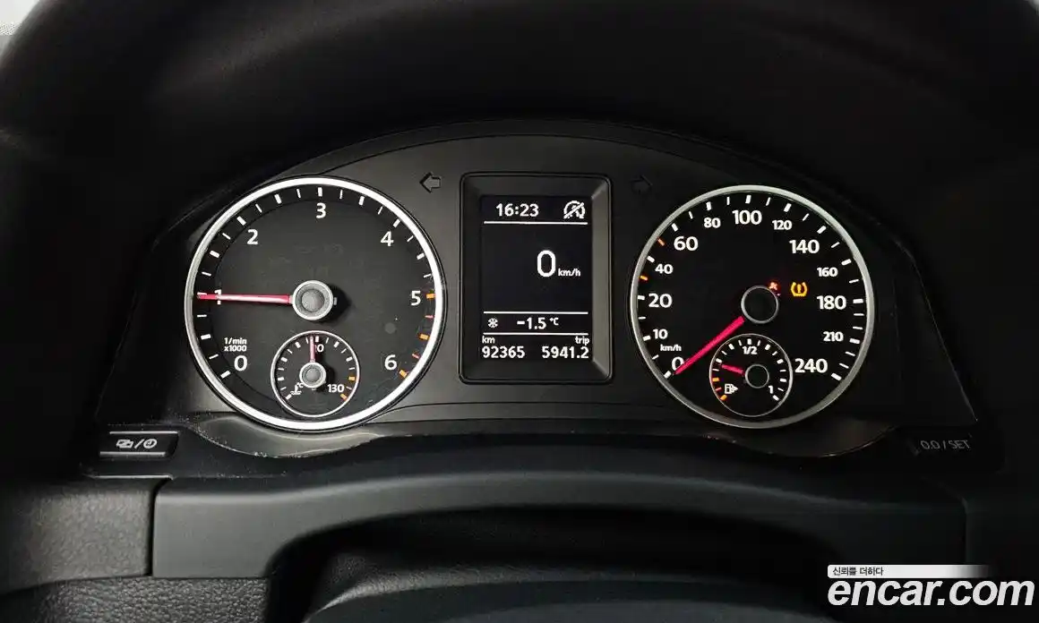 Volkswagen Tiguan 2013 2.0 Автомат в Москве № 215238, фото 11