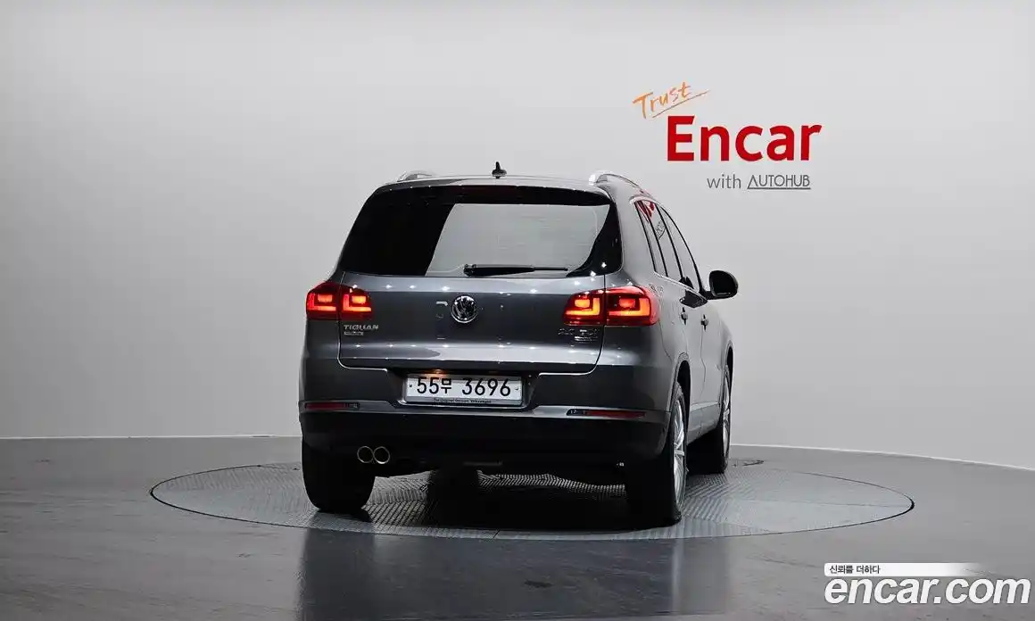 Volkswagen Tiguan 2013 2.0 Автомат в Москве № 215238, фото 14