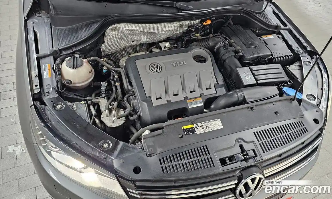 Volkswagen Tiguan 2013 2.0 Автомат в Москве № 215238, фото 15