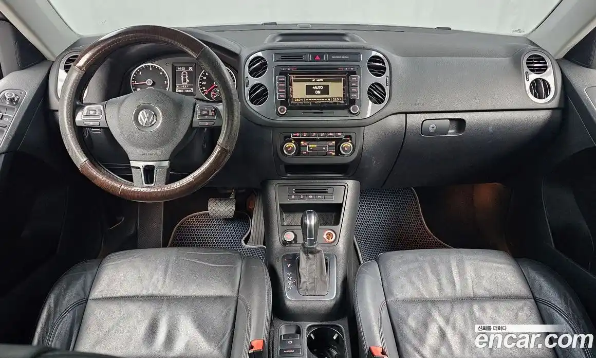 Volkswagen Tiguan 2013 2.0 Автомат в Москве № 215238, фото 3