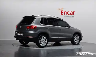Volkswagen Tiguan 2013 2.0 Автомат в Москве № 215238, миниатюра 5