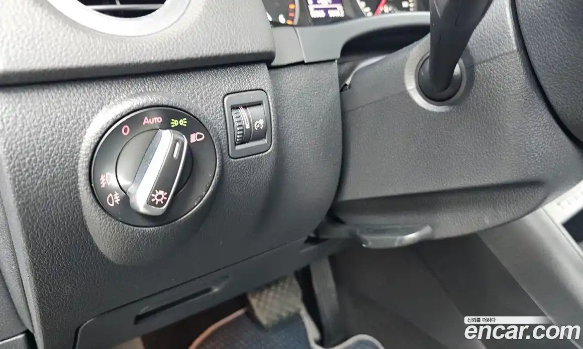 Volkswagen Tiguan 2013 2.0 Автомат в Москве № 215238, фото 7