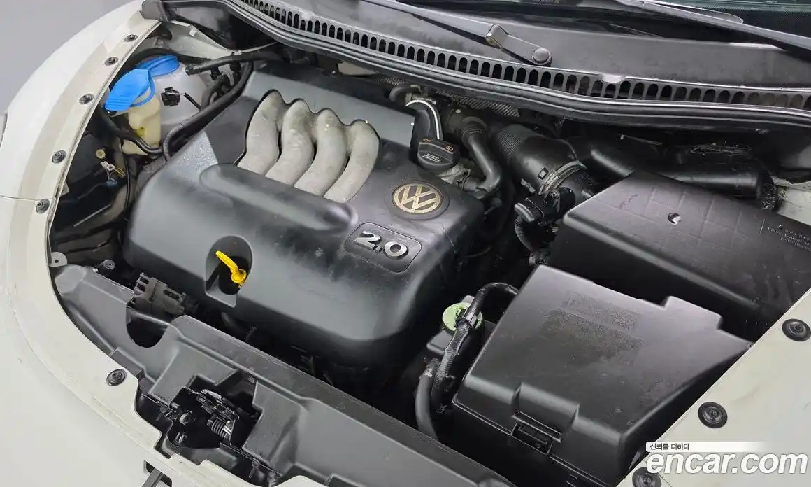 Volkswagen Beatle 2011 2.0 Автомат в Москве № 215340, фото 16