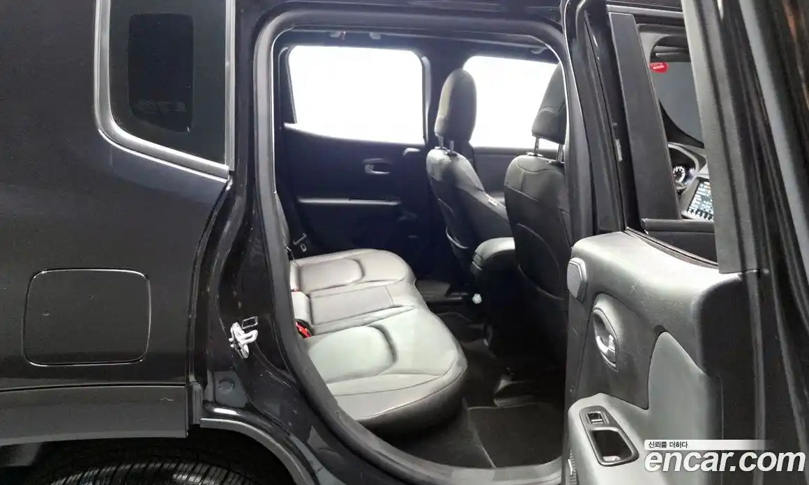 Jeep Renegade 2021 2.4 Автомат в Москве № 215503, фото 12