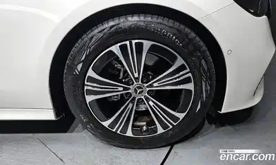 Mercedes-Benz E-Class, 2024