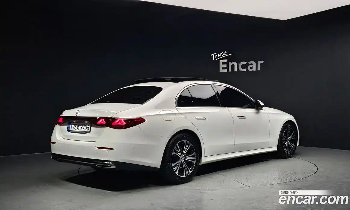 Mercedes-Benz E-Class 2024 2.0 Автомат в Москве № 217003, фото 14