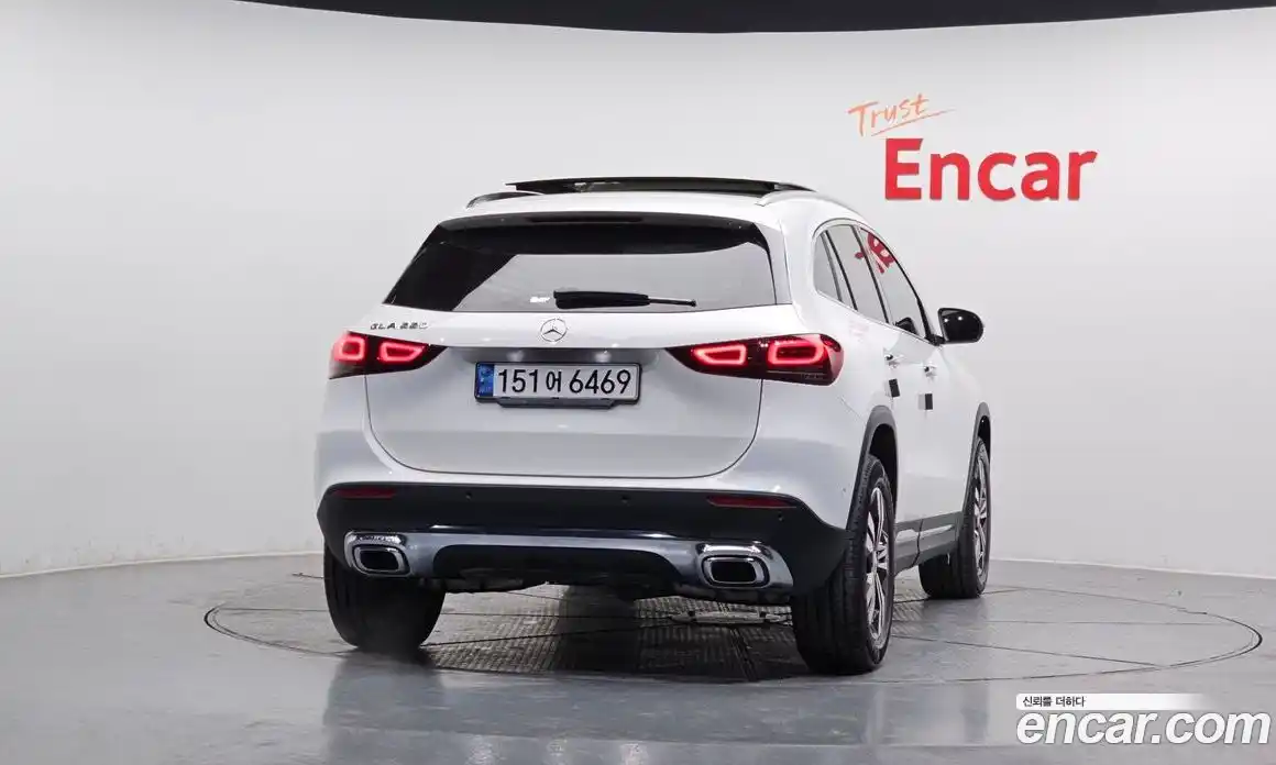 Mercedes-Benz GLA-Class 2021 2.0 Автомат в Москве № 222250, фото 4