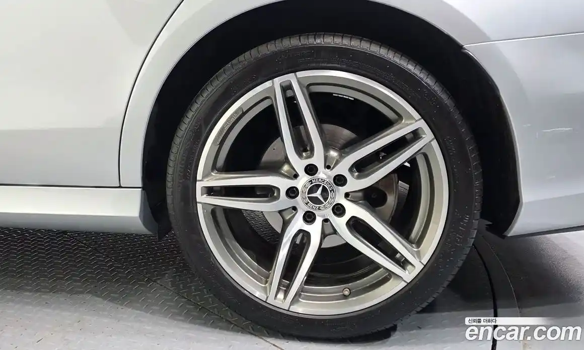 Mercedes-Benz E-Class 2020 2.0 Автомат в Москве № 224487, фото 19