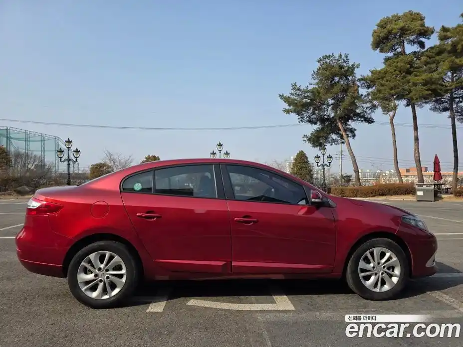 Renault SM3 2015 1.6 Автомат в Москве № 227425, фото 3