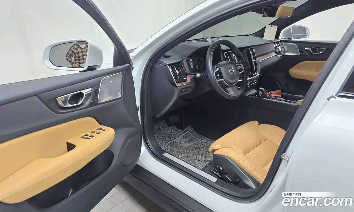 Volvo V60 2021 2.0 Автомат в Москве № 230457, фото 15