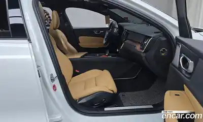 Volvo V60 2021 2.0 Автомат в Москве № 230457, миниатюра 3