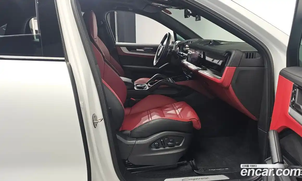 Porsche Cayenne 2024 3.0 Автомат в Москве № 230943, фото 11